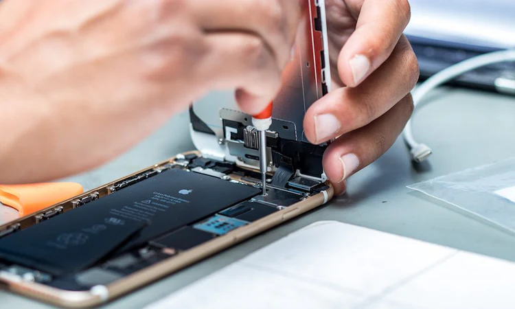 Repair of iPhone Screen | iPhone Screen Replacement Nairobi